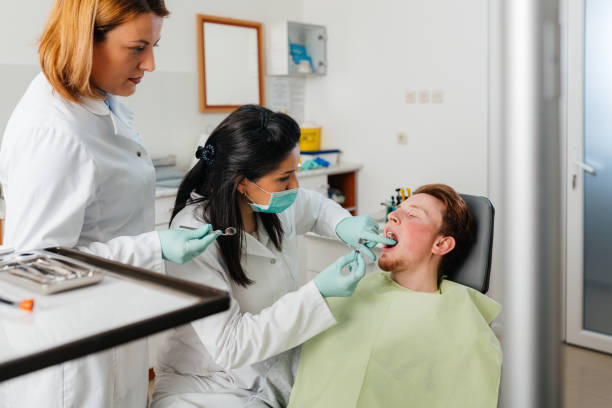 Best Emergency Gum Treatment in Uhrichsville, OH